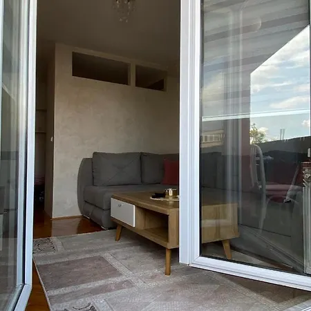 Nira Apartment *