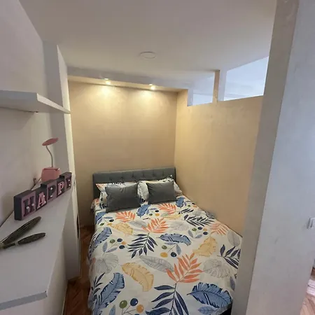 Nira Apartment